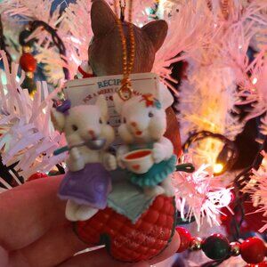 Vintage LUSTRE FAME CHRISTMAS ORNAMENT 2 White MICE RECIPE CARD OVEN MITT 1996